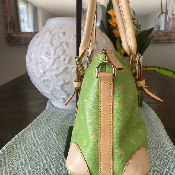 Dooney & Bourke Purse & Wristlet Set (Green) w/Gold Hardware. - Picture 6 of 15